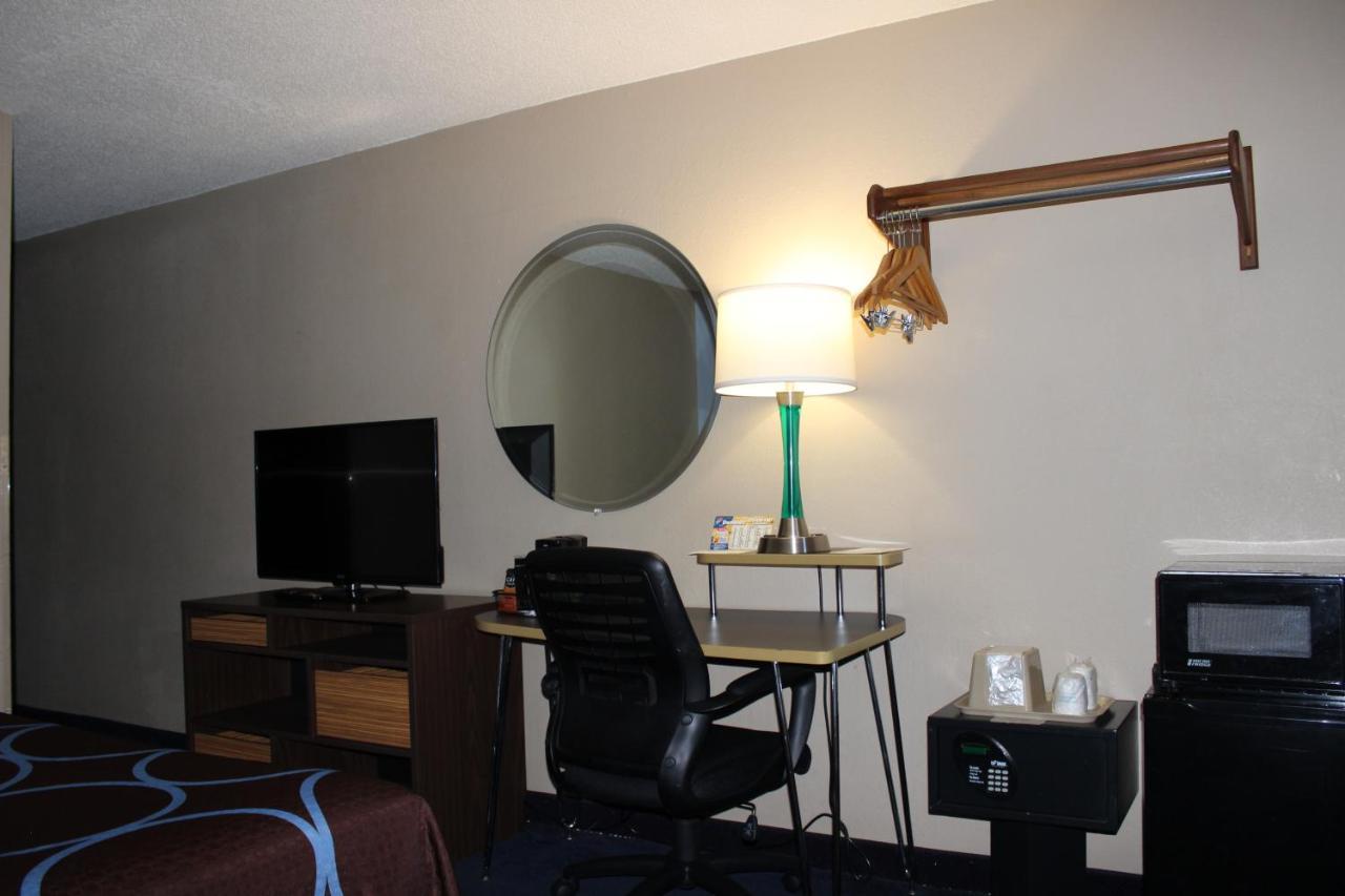 Hotel Super 8 By Wyndham East Stroudsburg - Poconos Exterior foto